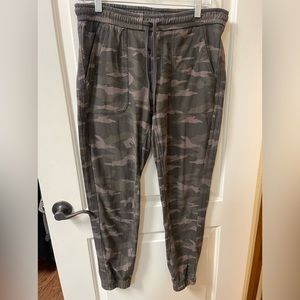 Athleta Farallon camo jogger